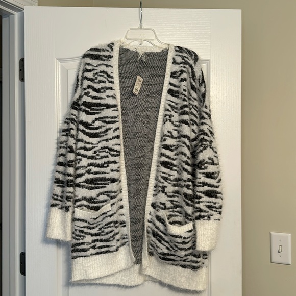 Mudd Sweaters - Mudd Fuzzy Zebra Cardigan with Pockets